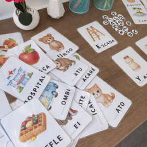 Atividade de alfabetização letra inicial com imagens e letras móveis para crianças