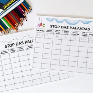 Jogo pedagógico para alfabetização que desenvolve consciência fonológica, leitura, escrita, sílabas, rimas e vocabulário de forma lúdica e divertida.